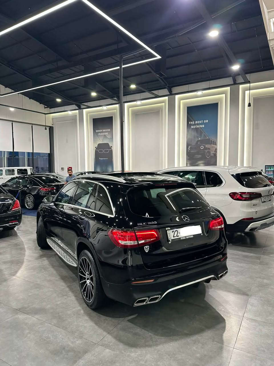 تحيه للأعضاء الكروب 
للبيع 
Mercedes-Benz 
Glc-300 AMG
2017
اللون اسود ملكي ♠️        كلين تايتل 
وارد الماني ضمان دولي

المواصفات فول فول للاخير
‎رادارات اماميه وجانبيه 
نقاط عمياء
كشنات جلد وكهربائي وتدفئة 
تحكمات استيرن+شيفتات
استيرن كهربائي
مقاعد خزن  ميموري
سقف بانوراما
ماوس تحكم نظام الترفيه 
لايتات ليد نهاري امامي وخلفي 
وبقيه المواصفات المعروفه 
بي ٢-٣ مكان شوية pdr نص شبر
للتفاصيل اكثر 
***********    كورك ، واتساب، فايبر

مكان السياره اربيل معرض پیرس موتورس 🇩🇪
