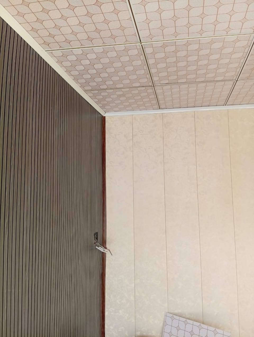 السلام عليكم خلفه سقوف ثانويه مربعات اشرطه شغل ليزر درجة اولى ***********

نص مكتوب في الصور:
- POCO C75 27mm f/1.8 1/50s ISO125 18/8/2026 31°55'19"N 44°27'50"E
- شرج طوخ 154 ابيض مموج 132-1 ريشه ذهبي سعفة طوخ وردة ابيض كبير اكس طوخ سعفة طوخ سعفة فاتح نقاط ماتح تقسيم طوخ دوائر طوخ دوائر ابيض تقسيم طوخ وردة اسود وردة طوخ