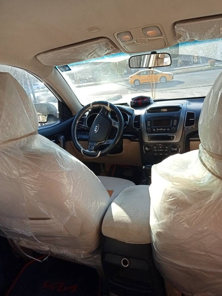 كيا سورنتو 14 بدون صبغ فقط مكانين تعديل بارد سبعه راكب مواصفات حساسات بك نضام ايكو اشاير بلمري مري شفط محرك اربعه سلندر 24/*********** كركوك, العراق
