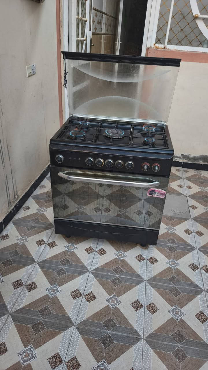 السلام عليكم طباخ نظيف بلادي  للبيع للاستفسار *********** واتساب السعر 225 وبي مجال كامل هوه والراس بس شغل
