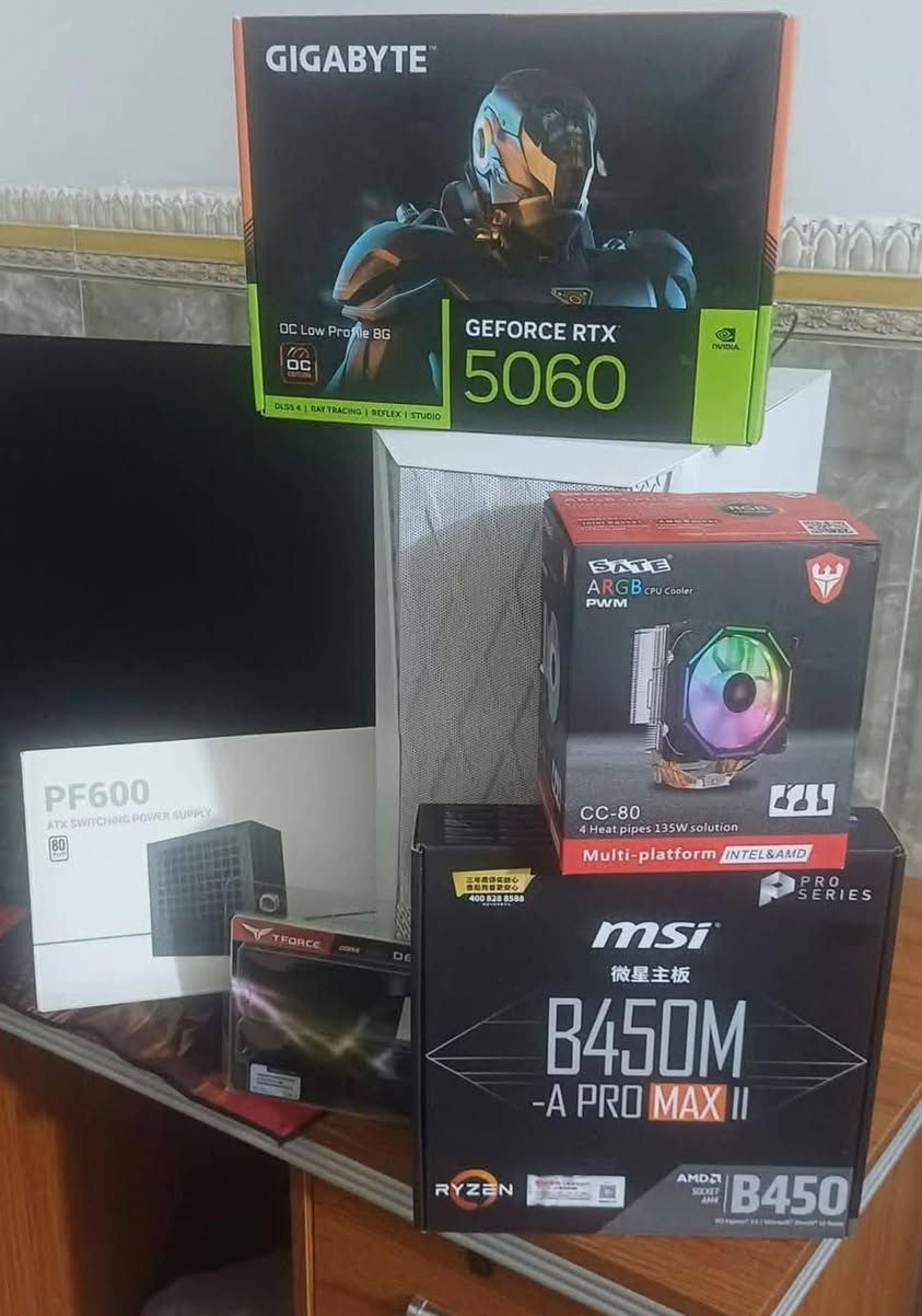 R5 5600
B450 msi 
 Ram 16 3600 
Ssd 1t
5060 rtx\معدل منل شركة،oc اقوة منل عادي واغلا
Psu 600w
ممستخدمة حيل قليل كراتين لقطع موجودة كلهن براندات سعر 
مليون و250 وهية مكلفتتي اكثر من هيج بهواي +ماوس كيبورد 
اريد اخذ كونسل مكاني غزالية ***********
