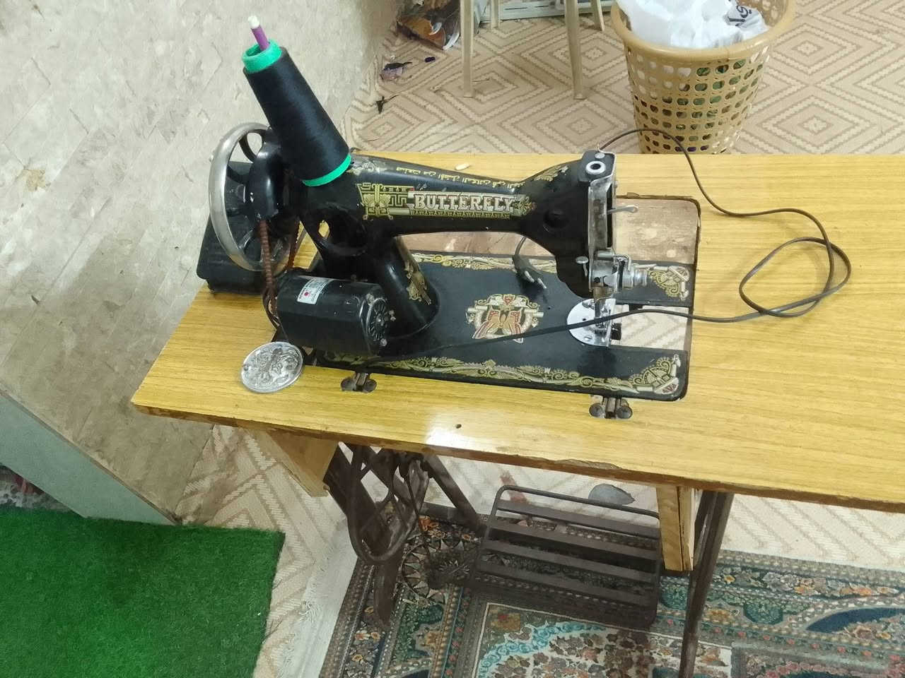 السلام عليكم 
مكينه خياطه مستعمله للبيع 
المكينه نضيفه كلش حلوه ومابيهه عطل
سعرهه70 الف
تواصل واتساب:***********
