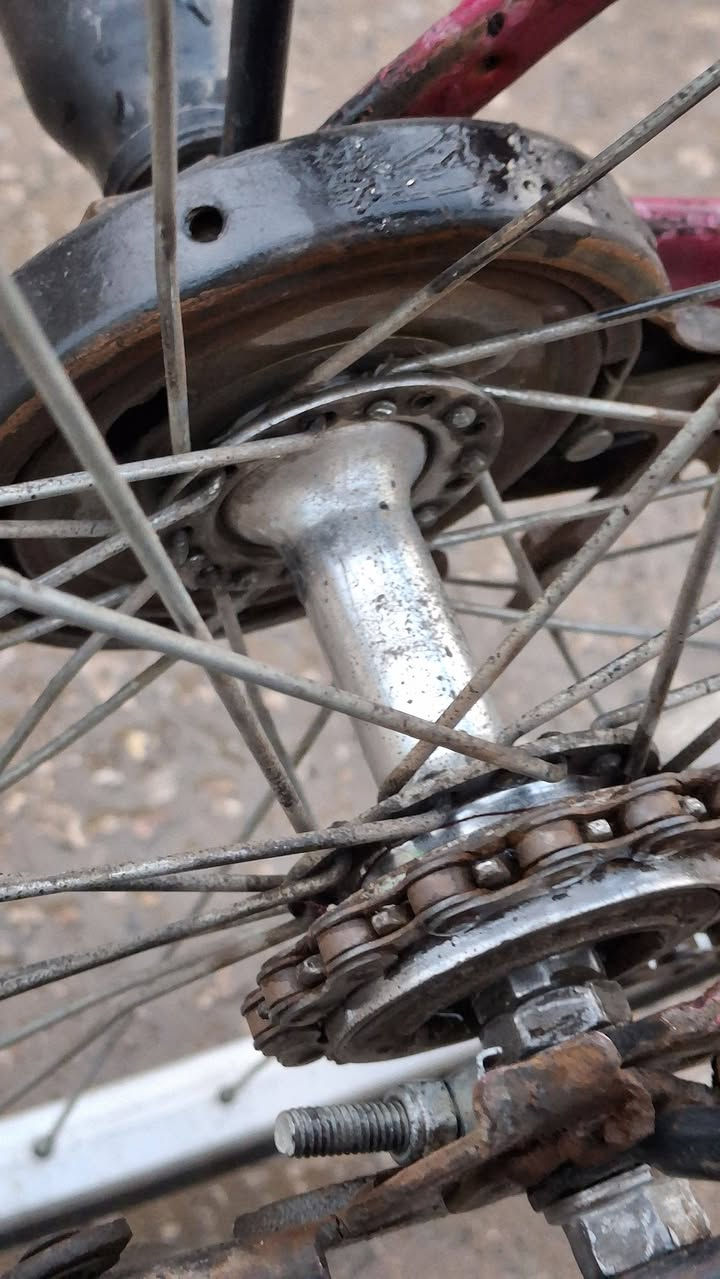 مستعجل • ٢٠١٢ • باسكل دسك