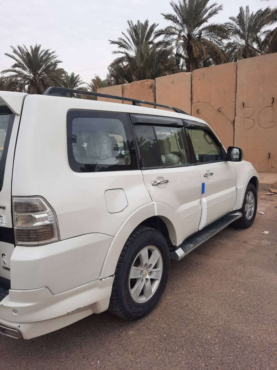 السلام عليكم باجيرو حبتور ٢٠٠٨ باسمي  تخم تاير فتحه  كشنات كهرباء مري كهرباء  تحكم ستيرن  رقم دولي بغداد الصليخ *********** السعر ١٠٠
