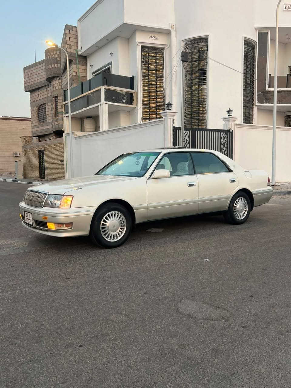 يالله سلام عليكم راس الثور فلات للبيع قرار 48 موديل 1997 رقم بصره دولي سنويه لغايه 2030 تحويل ثاني يوم مكفوله من الكص ونقل الجثه والضربه والعيب الشرعي محرك وكير بلكارتون تبريد ثلج حداديه جديده كهربائيات كله شقاله كرستال اصل فتحه شقاله لايت زنون مسجل اربع سماعات كامره اماميه وخلفيه سياره فول مواصفات تبريد خلفي وامامي طخم تاير ويلكب اصلي العنوان البصره السعر 113 بيه مجال قليل هذه رقم الموبايل ***********
