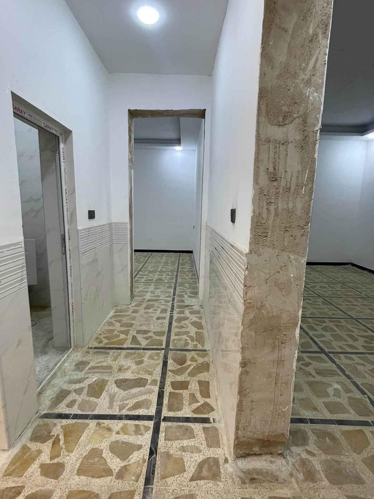 دار اللبيع حي الخضراء 
مساحه 247 م 
شارع20 
بناء 2013محدث 26
بناء كله طابوك 
5 غرف نوم 
صاله ستقبال 
مطبخ 
شي كلش حلو 
ومكان موميز
وربي يرزق كلمن ماعنده بيت وبارك برزقكم 
تفاصيل داخل لصور 
***********
