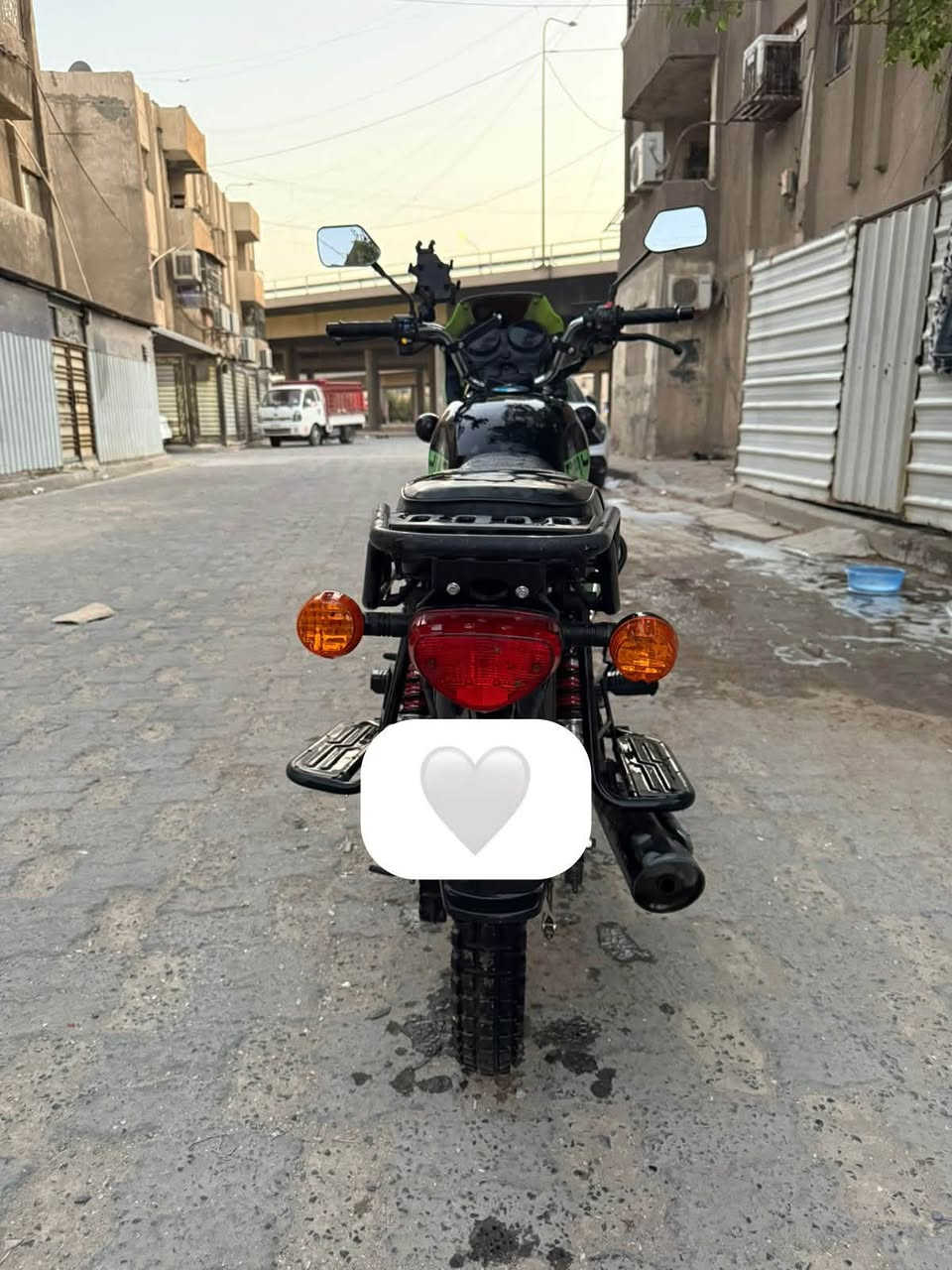 دراجه للبيع سعرها مليونين و٣٠٠
موديل ٢٥ الشاشه إلكتروني 
ماشيه 7الاف 
مرقمه
مكانها بغداد 

‭***********‬
