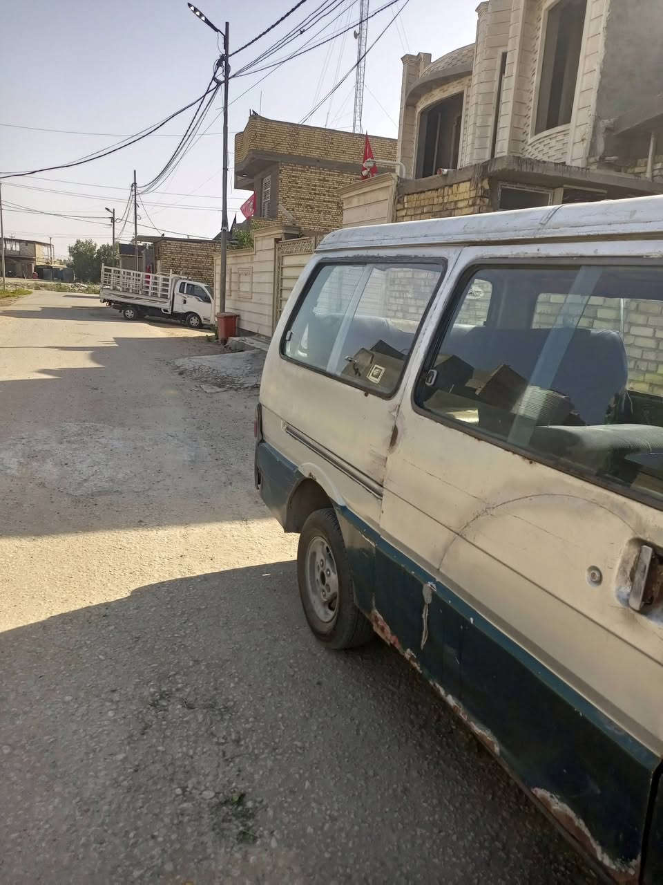 السلام عليكم كيه بستا للبيع 
موديل 93 بابل رقم ألماني ابيض مكينه وكير وكسل وشواصي خير من الله المالك الشرعي موجود شرط تحويل مباشر مطلوبه هيئه 210 الف فقط العنوان بابل الطهمازيه مفرك العلويه شريفه ( ع ) السعر 18 ورقه وبيها مجال رقم الهاتف ***********
