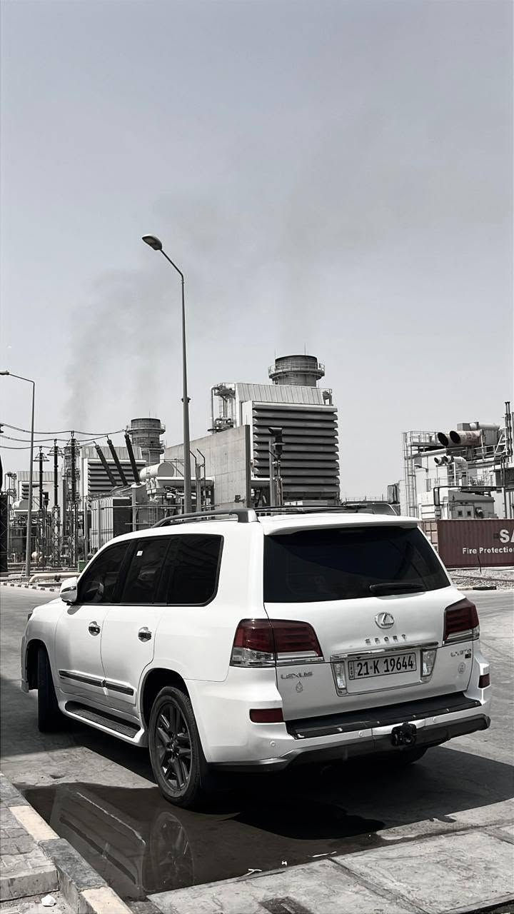 للبيع لكزز  2013LEXUS LX 5700
اللون: ابيض 
داخل قرميدي 
بيه بارد بللهل صبغ وره. 
فول مواصفات ١/١
٨سلندر محرك 5700
* سلايد
* كراسي جلد 
* كراسي كهرباء
* تدفئة تبريد بالكشن
* ٣شاشات اصلية
* ٤كامرات
* تشغيل عن بعد 
* رادار
* جكات
* فور ويل
* أنظمة قيادة 
* نظام CRAWL
* ثلاجة
* فول تحكم ستيرن
* ستيرن كهرباء
* دبل كير ( عادي+ اوتوماتيك)
* شفتات كير بالاستيرن
* دبل حساس ( امامي+خلفي)
* مرايات كهرباء (شفط) 
* لايت عدسة زنون عالي ناصي
* زراك لايت
* ويل ٢٠ 
* ماشية 200حقيقي
🔴السعر 300دفتر بيه مجال

للأستفسار الأهاتف***********
