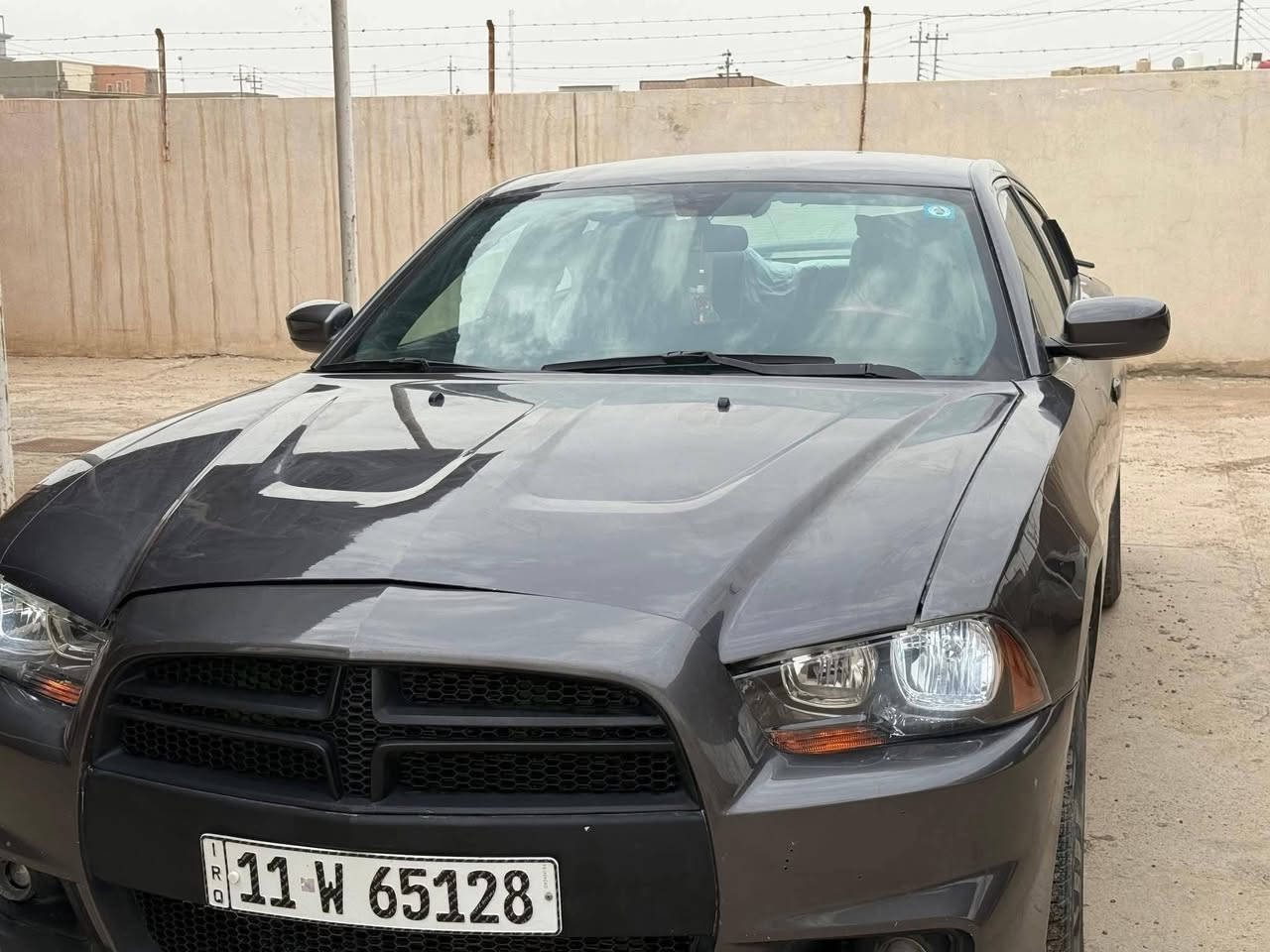 جارجر موديل 2013 مكينه وكير وتبريد خير من الله تحول مباشر باسمي بغداد  حادث أمريكا جاملغ اليسار والبنيد تبديل  وهنا بيها صبغ جاملغ اليمين وباب اليمين السائق مع تعديل بالشاصي جهه يمنى من جوة حجم المحرك 3600  مكان السياره بابل شارع 60 سعر125
***********
