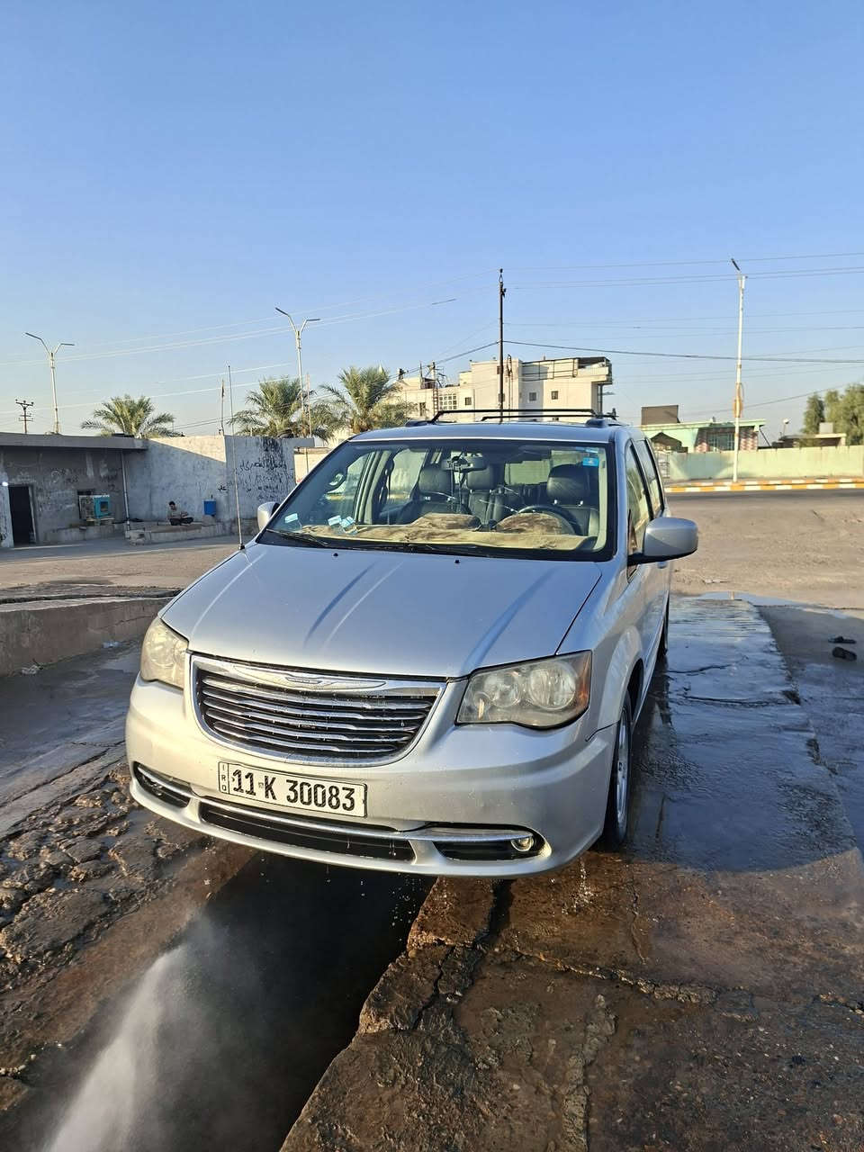 السلام عليكم دودج كرايسلر تاون كانتري للبيع  فقط.
موديل2012 فئة مكينة V6/3.6L وارد امريكي حادثها نص باب الجنطه وجاملغ عكس سايق امامي . 
كير مكينه شرط لفحص ال علم الكير قبل يومين مبدله جديد 
سياره خير من الله
مواصفاتها:
 + شاشتها الاصلية 
تحكمات ستيرن
تبريد 3قطع
الابواب والجنطة والجام كلهن كهرباء
فرس وسطي
كشنات جلد
كشن السائق كهرباء
هيتر بالمري
نظام eco
كشنات بلع
كامرة خلفية 
السعر: خاص واني حاضر للطيبين  وبيها مجال ان شاء الله 
المكان:الدجيل /  
للإتصال والاستفسار:
***********)
