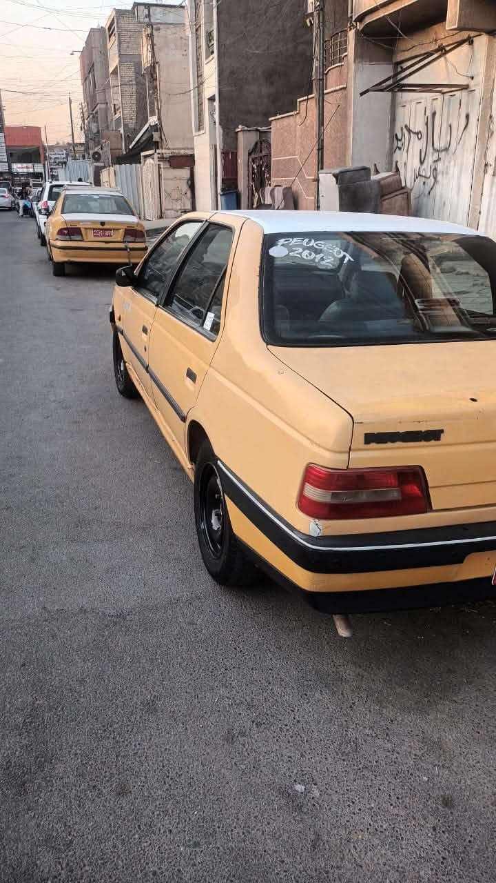 بيجو GLXموديل ١٢
سيارة نضيفة وجاهزة كير مكينة مكفول حدادية وتخم تاير ومشط جدد غرفتها نضيفه رقم بغداد بسمي تحويل مباشر بيها جاملغ اليسرة صبغ والبنيد طاير على القمارة وراجع نفسه 
سيارة جاهزة للشغل ومرتبه سعرها ٣٠ مكاني الشعب رقمي ***********
