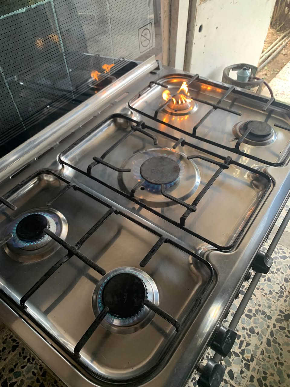 طباخ • فرن يحتاج تضبيط • جسر ديالى