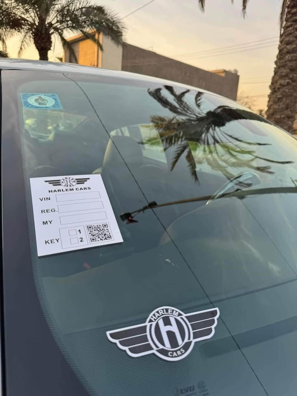 جارجر  GT PLUS موديل 2022 ( خـليـجـي ) 
شركه هارلم ❤️‍🔥 لون ابيض 
 (اورنج ادشن )  فول فول مواصفات نادره 
كفاله لا صبغ ولا تبديل ولا بارد ولا شخوط 
  ماشيه 40 ألف  فقط رقم بغداد جديد بسمي 
الموديل :2022  . (خليجي) 
المواصفات :
* نسخة ORANGE EDITION. 
* خطوط طولية على الهيكل. 
* مكابح رياضية برمبو خاصة بالون البرتقالي. 
* جناح خلفي اسود. 
* ويل قياس 20 انچ اسود . 
* ستيرن رياضي . 
مقاعد رياضية من الشاموا مع خطوط بالون البرتقالي. 
* نقطة عمياء . 
* مصابيح أمامية زنون . 
* كشافات الضباب زنون . 
* المصابيح الأمامية مع LED . 
* حساسات . 
* شاشه كبيرة مع نظام ملاحة نفكيشن GPS .
* الشاشة مع اوپشنات SRT . 
* سستم صوت الپاين .
* فتحت سقف (سلايد) . 
* مقاعد أمامية كهربائية عدد 2 . 
* ذاكرة لحفظ وضعيات الجلوس (ميموري) . 
* مقاعد أمامية تبريد وتدفئة . 
* مقاعد خلفية تدفئة . 
* تشغيل عن بعد . 
* ستيرن كهربائي . 
* تدفئة ستيرن . 
* محدد سرعة . 
* تلفون بلوتوث . 
* كاميرا خلفية .
* مرايا متحسسة للاضاءة العالية .
* كير شفتر بالستيرن . 
* دخول ذكي (بصمة) .
* الرقم بغداد 
السعر 30,000 سعر نهائي   
*العنوان: البصره 
سياره جاهزه من كلشي 
للاتصال ع الرقم: ‭***********
