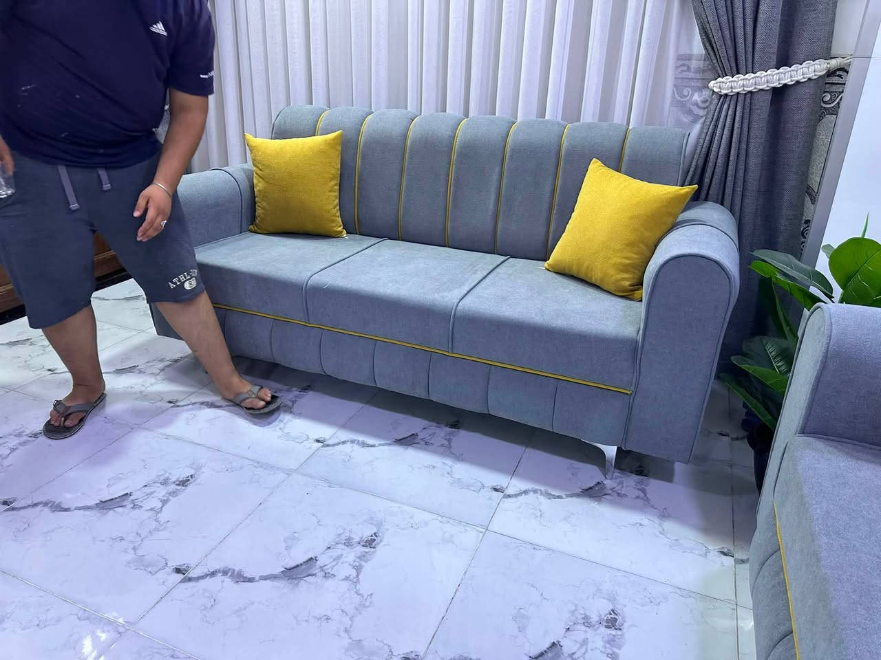 ✨ معمل ومعرض الزهيري ✨ يتوفر بلاقساط المريح ع ماستر كارد الرافدين

🛋️ فخامة التصميم... وراحة لا تُضاهى

استمتع بأحدث موديلات الكنب والاستقبال بتصميم عصري أنيق يجمع بين الجمال والمتانة، مع تفاصيل راقية تمنح منزلك لمسة مميزة.

✅ قماش فاخر ولمسات تشطيب عالية الجودة
✅ هيكل متين مصنوع بعناية واحتراف
✅ ألوان عصرية تناسب مختلف الديكورات
✅ راحة استثنائية للاستخدام اليومي
✅ إمكانية التنفيذ حسب الطلب

🌟 لأن الأناقة تبدأ من غرفة الجلوس، اختر الجودة التي تستحقها.

معمل ومعرض الزهيري للأثاث
📞 ***********

الزهيري... عنوان الجودة والتميز في صناعة الأثاث. 🏆
