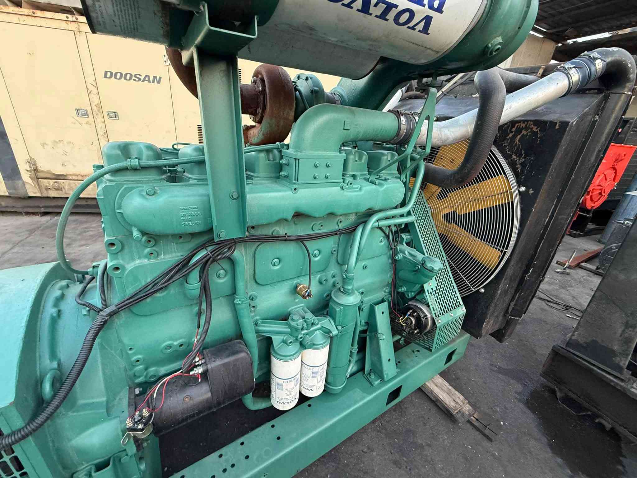 السلام عليكم
فالفو 123 
375kva 
ساعات العمل اقل 1000 ساعه 
نظام اوتو حمايه فول اوتماتيك
وضع بلاد شركة  
أربيل صناعه جنوبيه 
نظام اوتو حمايه فول اوتماتيك
وضع بلاد شركة  
🚚يوجد توصيل الى جميع المحافظات وبضمان🚚
🚚كياندن هةية بو هةموو شاركان بةكرينتى🚚
 للاستفسار:
 ابو علي 
***********
***********
***********
