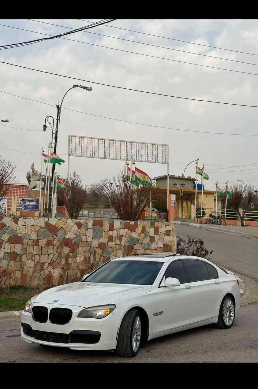 Bmw_2011_750
فول فول مواسفەتات ناو قەیسی سیارە لە دوبەی هاتوە هەتا ئیستا یەک دەستە سیارەکە بئ سبخە کلینە  گیر مکینە هەموو گیانی بەشەرتە شوین قەلادزئ
*********** شمشمل, السليمانية
