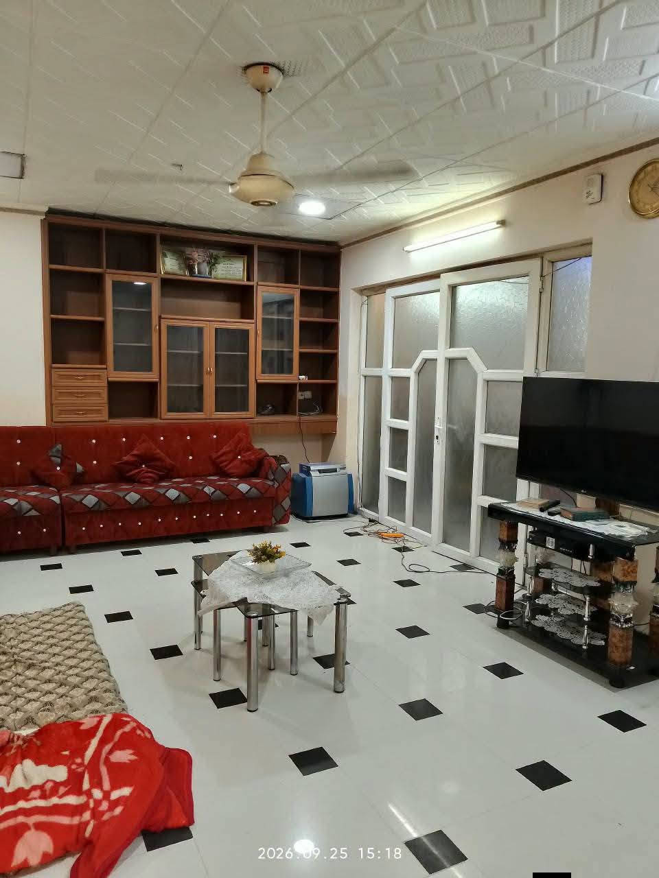 دار للبيع في حي الكندي الاولى
288 متر واجهه 12
موقع مميز جدا قريب من سايدين
سند طابو الزهور
شرط التحويل
طابقين
البيت نظيف جدا صالح للسكن
شارع تبليط
لمعرفه السعر اكتب تم ليصلك على الخاص
للاستفسار زياره المكتب سايدين البحرين
***********
***********

نص مكتوب في الصور:
- 2026.09.11 06:02
- 2026.09.25 15:18
- 2026.09.25 15:19
- 026.09.25 15:14