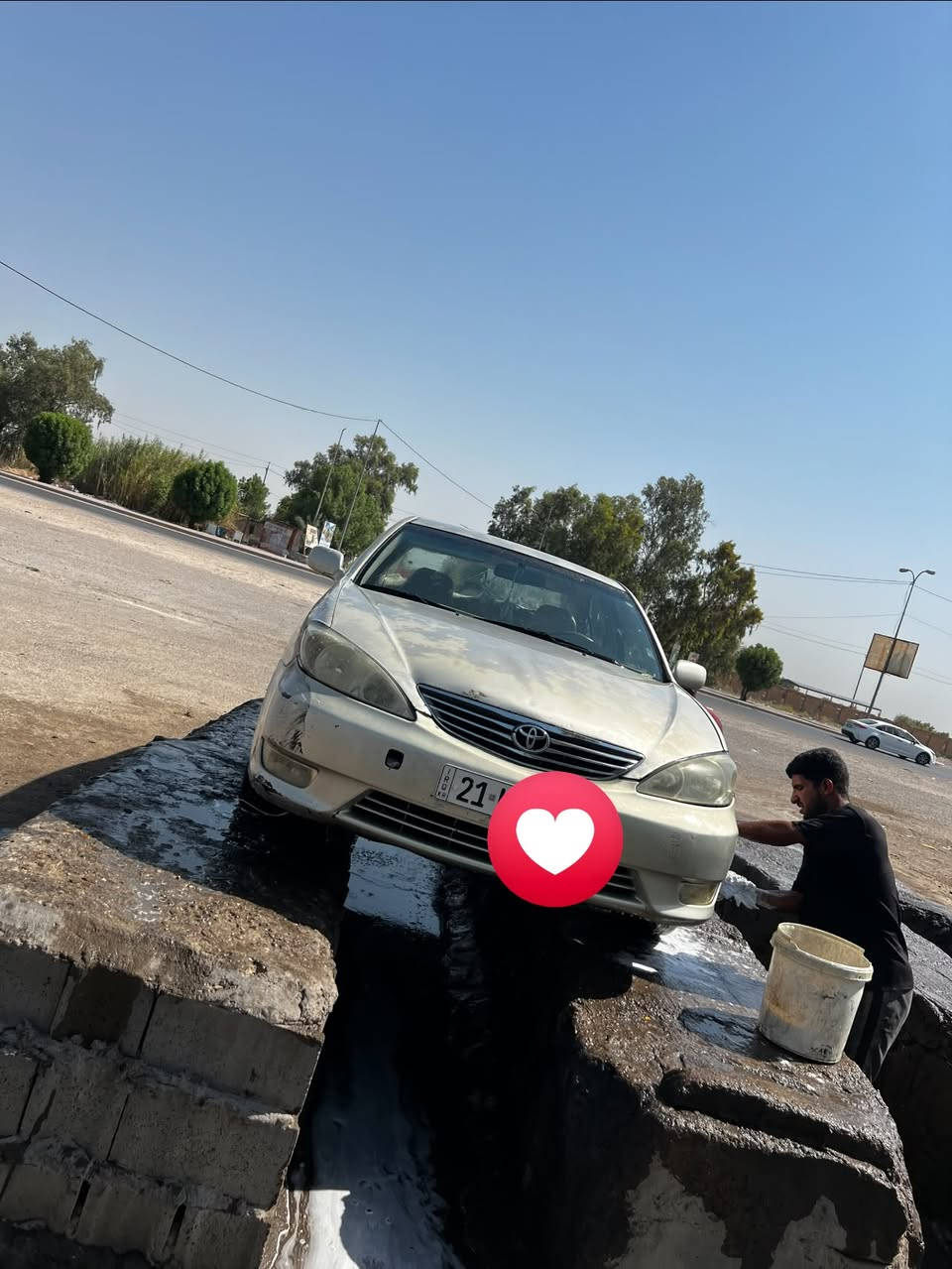 السلام عليكم ورحمة الله وبركاته.
سياره كامري موديل ٢٠٠٦خليجي مكفوله من الضربه 
محرك ٢٤٠٠ اربع سلندر وجاهزه ومابيه شي 
لا تنقيص ولاتبخير تبريد ثلج تدفئه فول بصمه وتشغيل عن بعد
ونضام حمايه لايت زنون شاشه وجام كهربائي 

خابرني وتدلل***********
