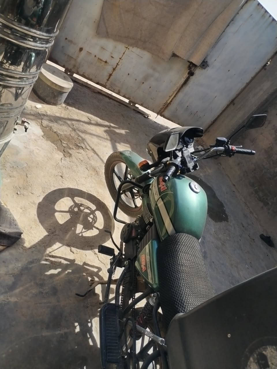 سلام عليكم درجة دايوان البيع 
موديل 2026 أوراق سكنر
دراجة بعدهة زيرو مكفولة
مكينة بلاد كفالة مكينة وشاصي
دراجة كلهة علا البلاد ما مبدل بيهة شي
بيهة بس عواج بل ستيرن سعرة 10 الاف
لا ماشة ولا دبلات بيهن شي ولا شاصي
السعر مليون و600 رقم التواصل (***********)

