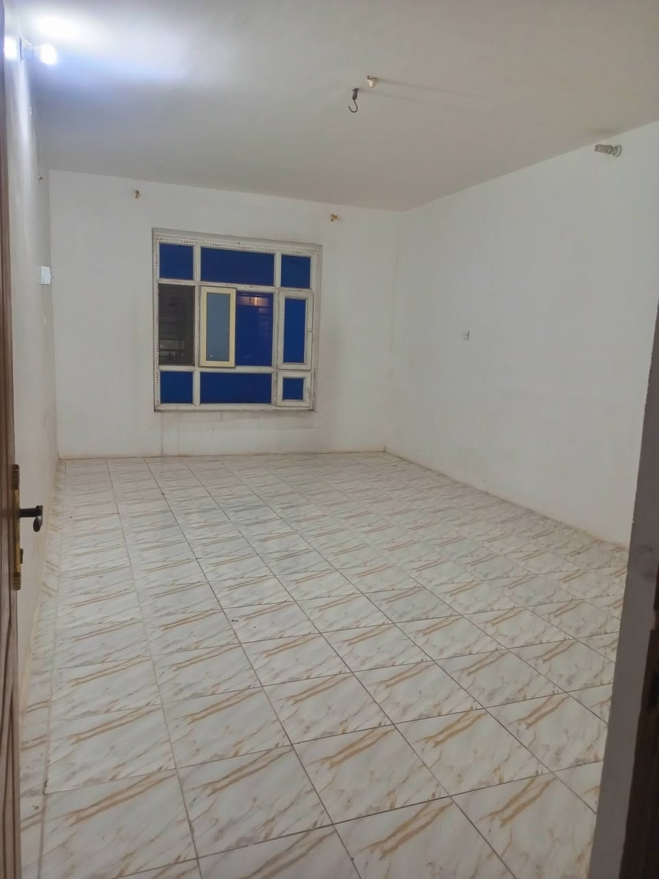 🏠✨ للإيجار – بيت 200م✨🏠 

بناء نظيف جدا 

الموقع / ام الخيل الثالثة نهاية شارع عشرين قرب مدرسة الاشعاع

📍 المواصفات:

البيت طابقين جدا نظيف

🛋️ استقبال 
🏢 صالة 
🛏️ غرف عدد 3
🚿 مجموعة صحيات متكاملة
🍽️ مطبخ حار وبارد 
🌤️ 
💼 كراج طارمة 

📞 للاستفسار: ***********
