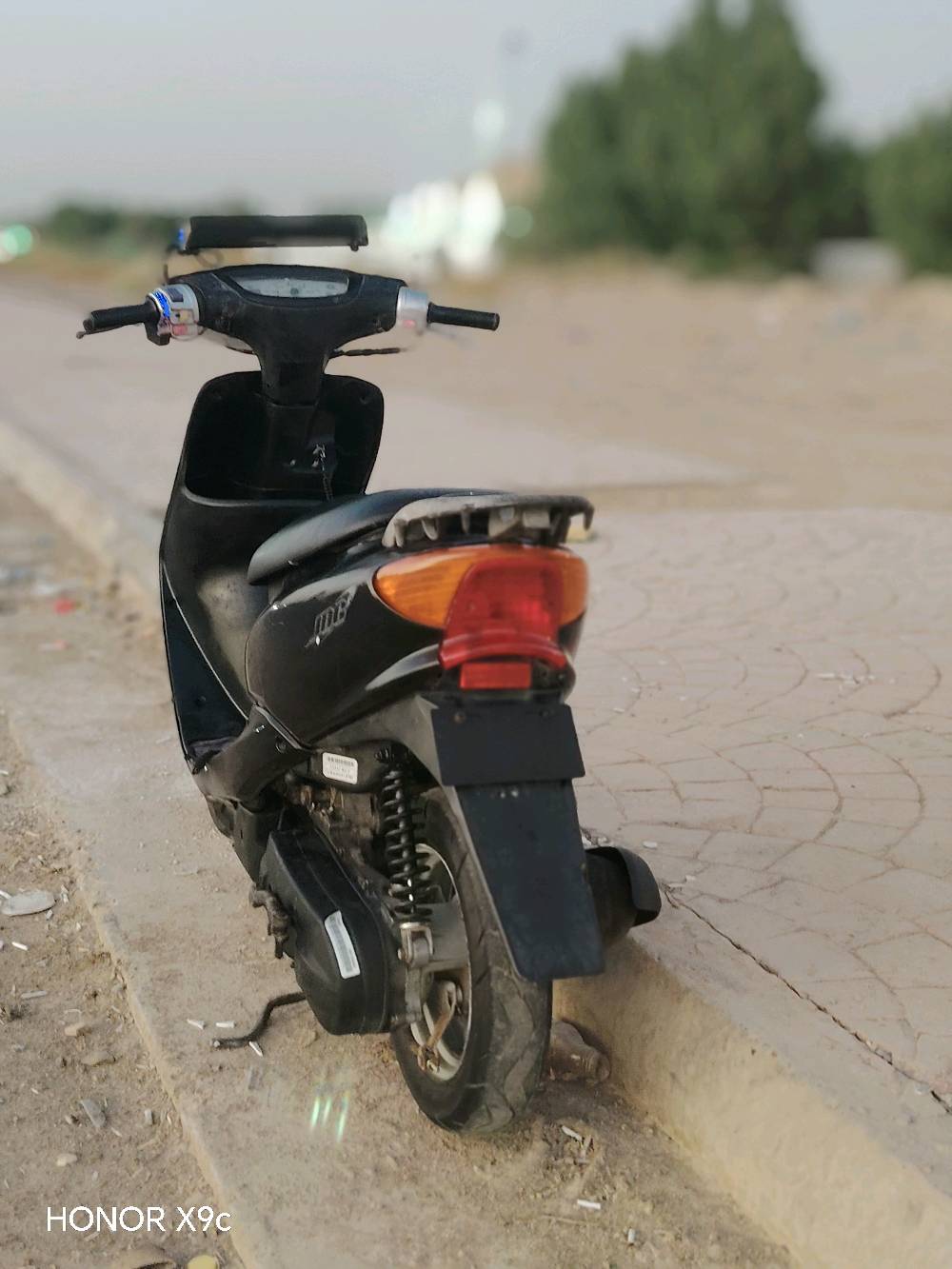 دراجه 60 عصفوريه السعر 350 وبيها مجال قليل دراجه سلف هندر بشاير منه ويسرى قلوب امامي وخلفي دراجه نقره سلف عداد يشتغل كفرات الاصليه مالتها صالون البلاديه مالتها بغداد الشعب
