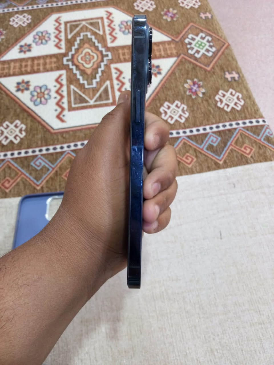ا.  سلام عليكم آيفون 12 برو ماكس مبدل بطاريه من آبل أصيله ذاكرى 256 جهاز كله شغال شرق اوسط ملحقاته كله موجوده 
مراوس مراوس مواوس 22 أو 23 التره بكاني بصره الموفقيه 
رقم الهاتف /***********
