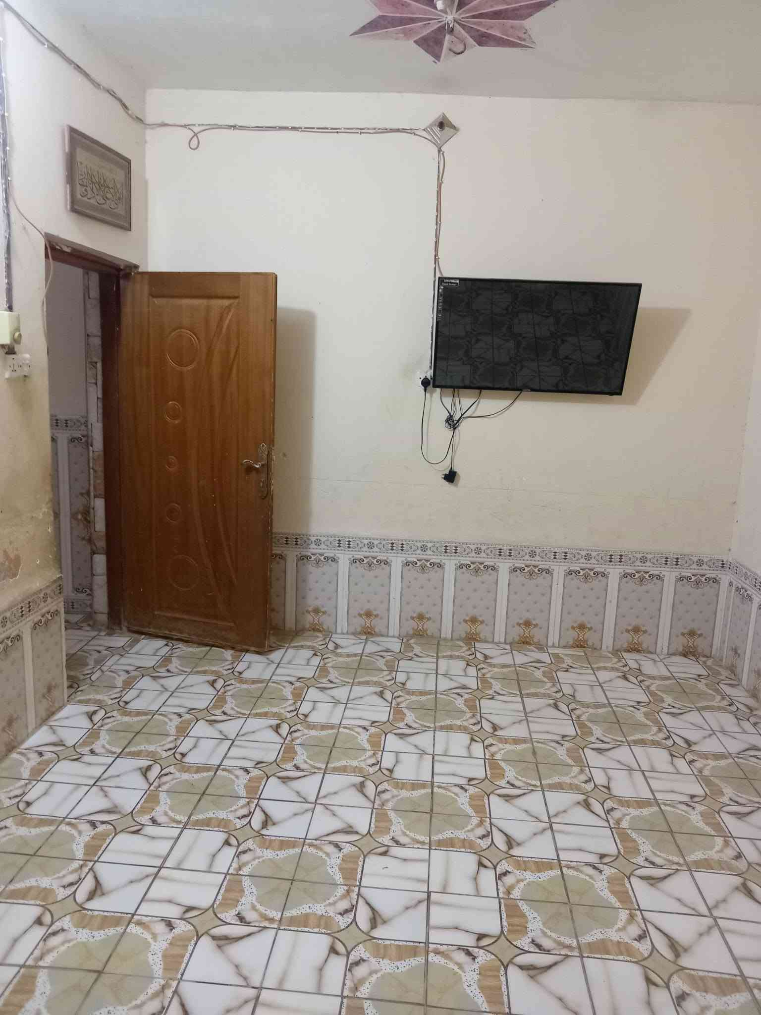 بيت للبيع ١٥٠ متر محجوز مبادره في حي المنتظر خلف البزل كما مؤشر بالصوره بشارع قيس ال محمد الشعيبي سعر مناسب للتواصل ***********
