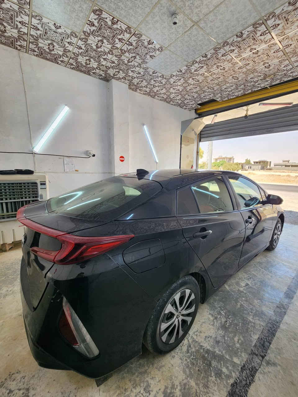 للبيع بريوس 2021 بلكن 
رقم كركوك انكليزي مع كوبون بانزين السيارة بأسمي
ماشية 76 الف ميل 
ضررها چاملغ خلفي سايق 
معاها شاحن 
السعر 137 وبيها مجال 
مكانها كركوك الزاب 
للاستفسار الاتصال ***********
