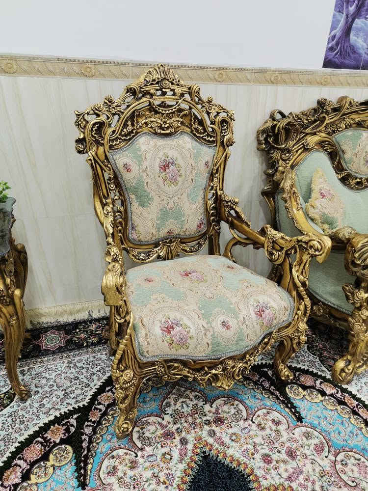 ئەم تاقمە بۆ فرۆشتن
دە نەفەریە ئەسڵیە تۆکمەیە .سێ تەپڵەکو مێزێکی لەگەڵە..
شوێن دەربەندیخان گەیاندن هەیە..
***********..*********** السليمانية, العراق
