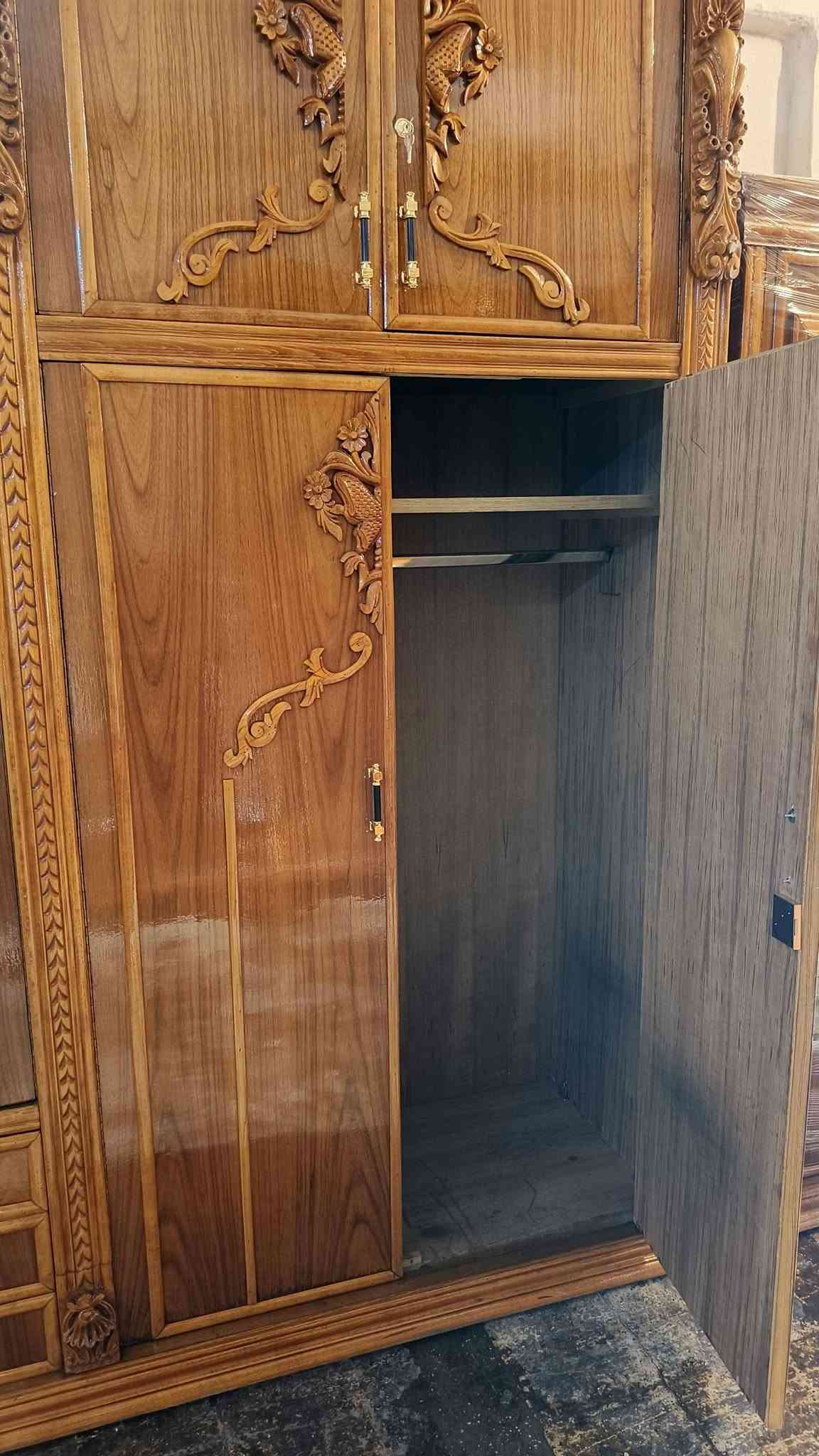 حلاوه المسرح دزاين حديث للعرسان 🌹
السلام عليكم غرفه تفصال  شغل ثقيل درجه اولى كل حفر زان نظام حديث مستخدم نظيف 
 نظافه 98% 💯✔️
 5 ملم داخل خارج الصاج 
 عنوان بغداد التوصيل متوفر داخل بغداد فقط
دز صوره واتساب وتدلل 🌷 رابط واتساب 👇 
https://wa.me/9647774836138
أو الاتصال بالخط//‏‪+964 777 483 6138
