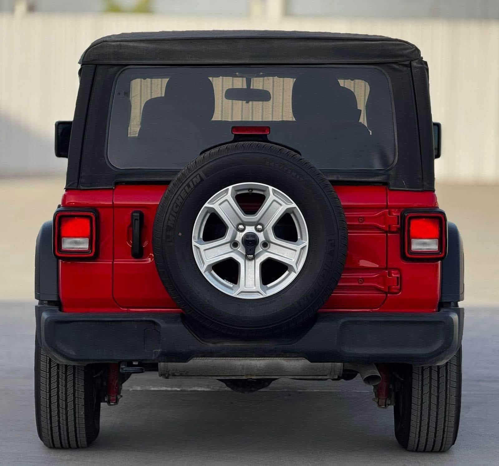 للبيع او مراوس 
Jeep Wrangler 2023 Sport
جيب رانكلر 2023 سبورت
4 سلندر تيربو 

فول فول مواصفات/  سبورت
 جام كهرباء اوتو
 شاشة - كامرة
 قطعتين تبريد
هيتر بالمري

ماشيه 14 الف ميل 
تك باب كشف 
تم تخفيض السعر
السعر 185$ بدون رقم

مرقم باسمك 200$

بيها صبغ ع كد شبر بطرف البنيد موضح بالصور !

للاستفسار خاص او واتس او اتصل
***********
