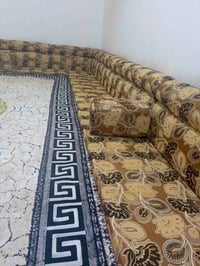 كنب • صالون