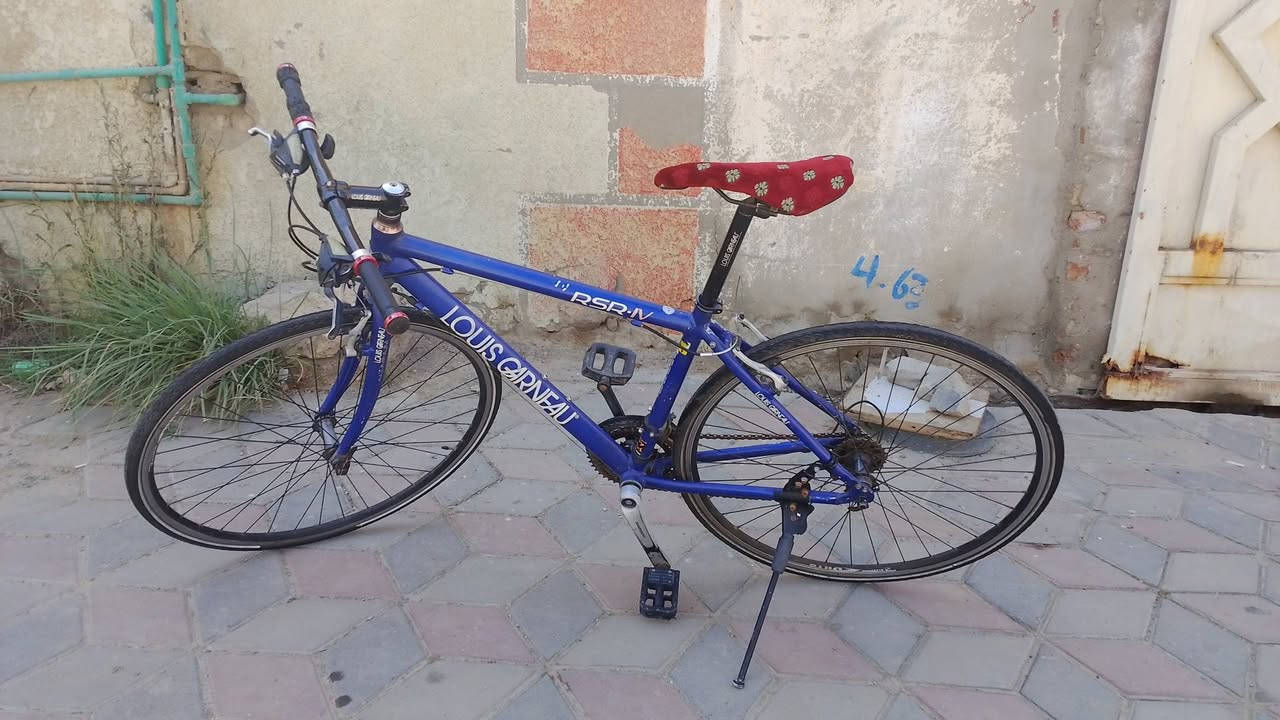 سلام عليكم بايسكل للبيع السعر 100 وبي مجال قليل المو شراي لا يتعبني البايسكل كلشي ما يعوزه بس العكرب مالته عطلان تجي تشوف النضافه بعينك مكاني نعمانية حي الخطيب الشراي يتصل ع رقم بس الرقم مابي واتساب ***********

