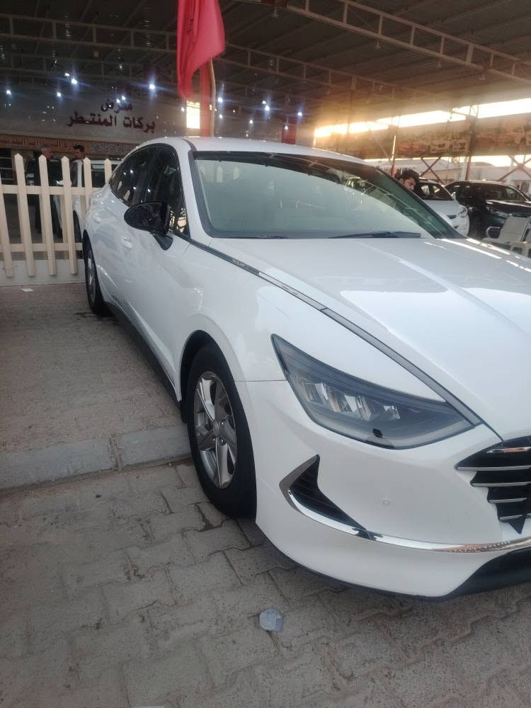 للبيع سوناتا رقم نجف معوقين باقيلها 9 اشهر وصير حره 
محرك 2500 تنفس طبيعي 
كير محرك حداديه خير من الله 
تبريد ثلج 
حادث مرفق بصور تبديل جاملغ نص بنيد صبغ 
بيها شويه بارد بجاملغ الخلفي 
فقط والباقي مكفول 
ماشيه  62 الف 
سياره جاهزه مناقصها اي شي
مكان نجف 
السعر 142
الشراي يتصل 
*********** النجف, العراق
