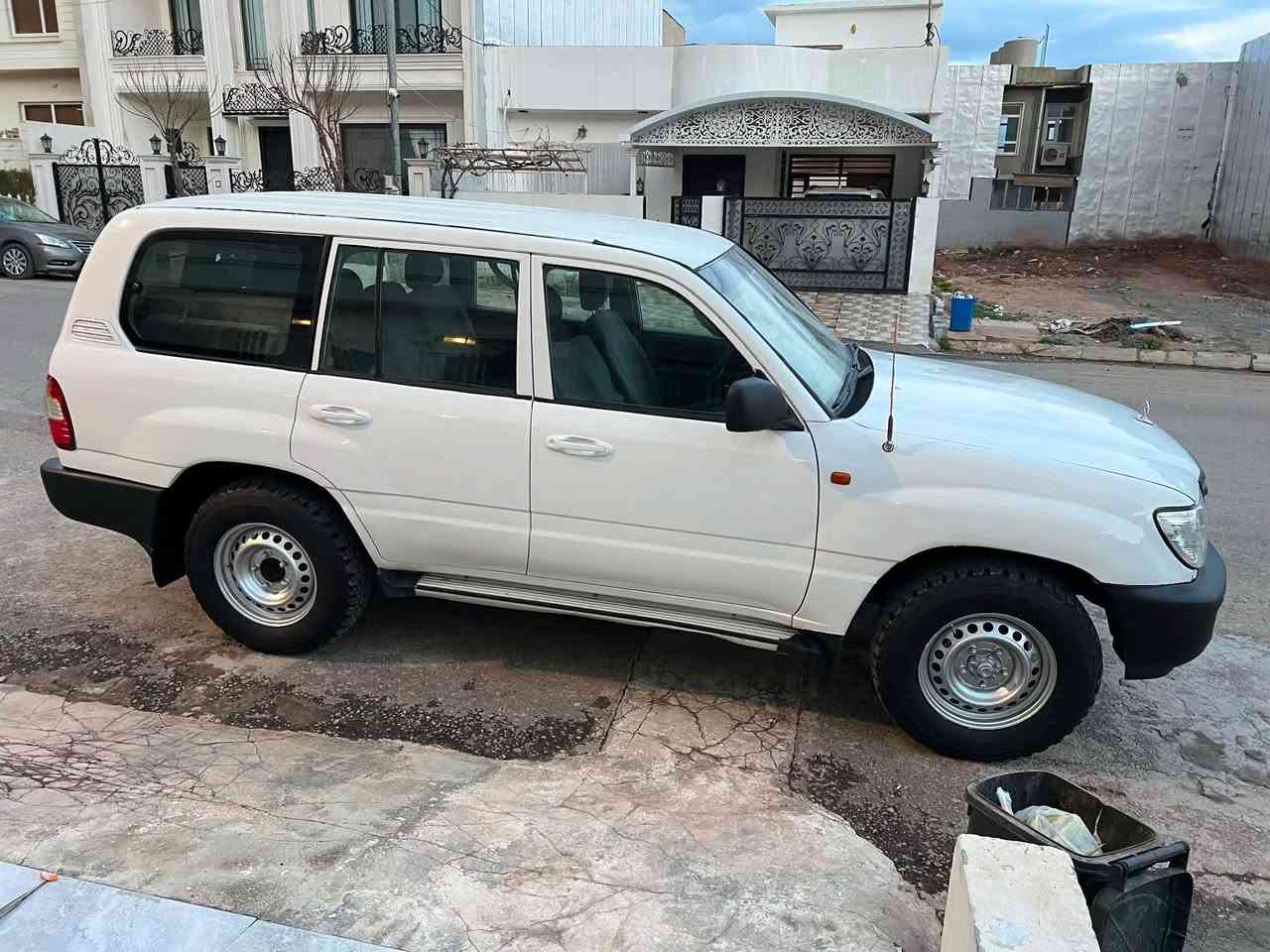 ***********
***********
97وةرةقة  كه ميك مه جال
مونيكا ٢٠٠٤ فول عادي تةحويل ئةصل گيرو مةكينةي و دةبل ئةكسل بةشةرت ٤ تاية و ويلي ١٦ ي عادي زور جواني لةژيرة سةيارةكة زور توند و بةندة بوياغ عامة وةرگةراوة موسو براوةي بةشةرتة تةحويل و غةرامة و براوةي بةشةرت 
سعري// 97 گە لا و کە میک مە جال 
شوين// كؤية 
***********
*********** كويسينجاك, أربيل
