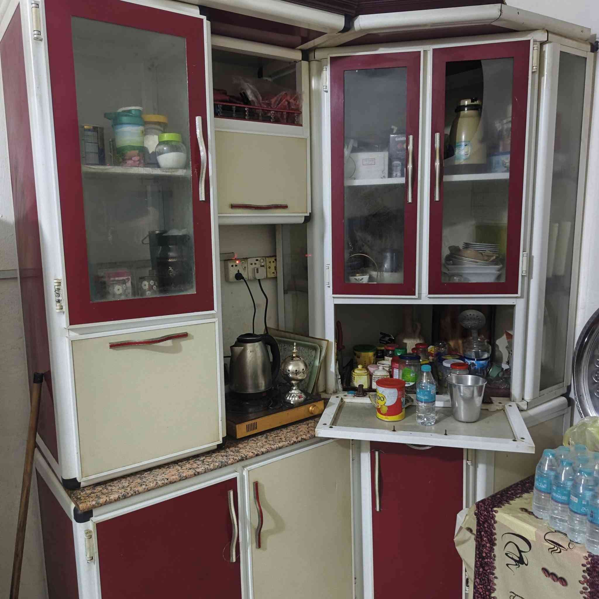 غراض البيع بسعر مناسب للاستفسار الاتصال على الرقم***********
