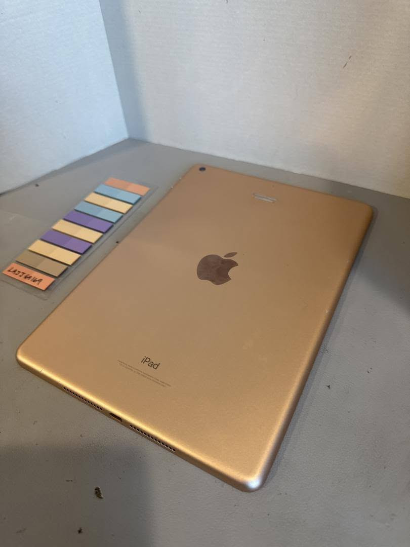 Ipad 6 32gb 75 الف فقط 60 فريم
عيبه مبدل لمسه فقط *********** بي واتساب
