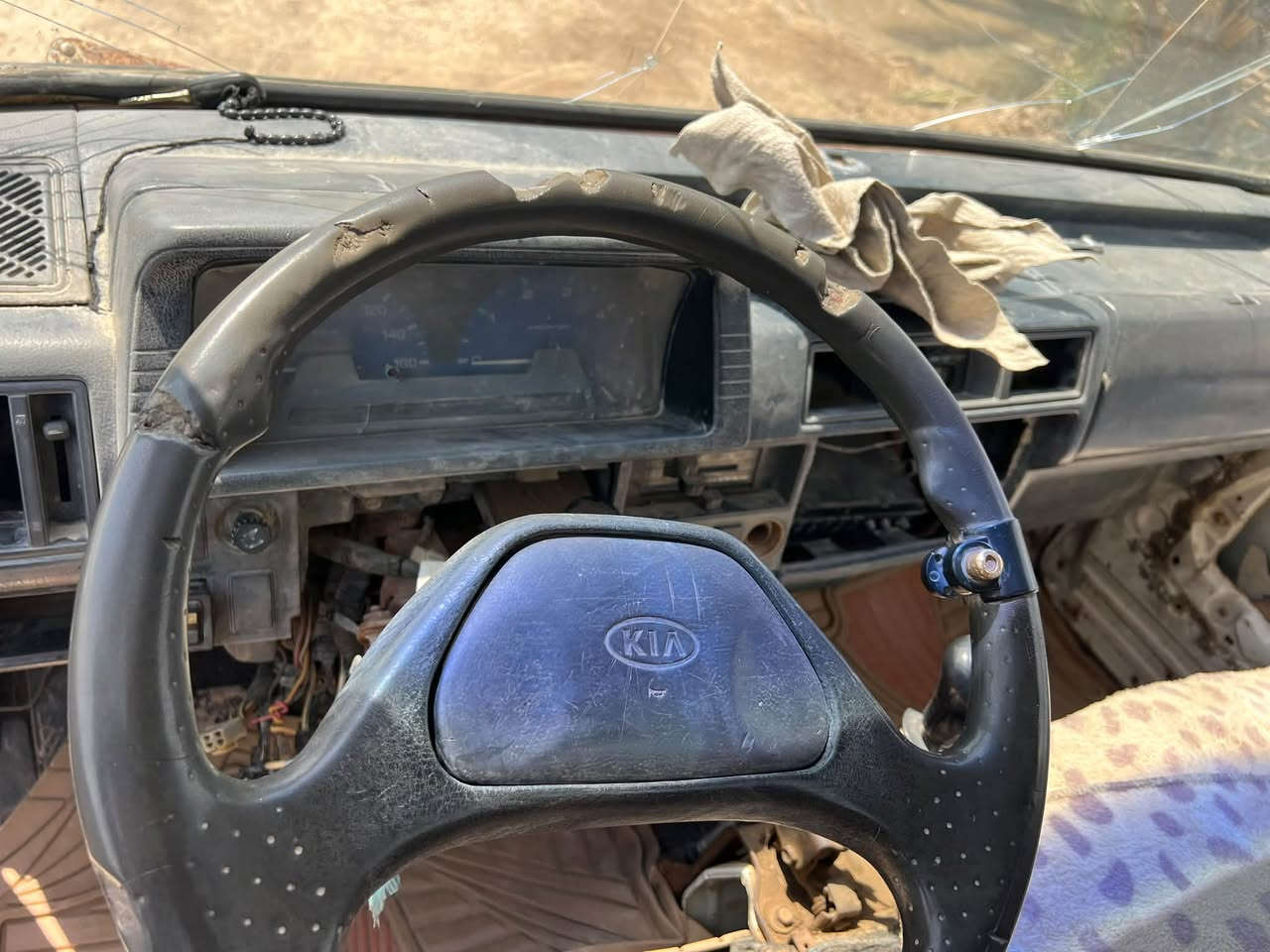 السلام عليكم كيه بنكو موديل 96
بدون مداور متداور اسياره كير محرك اكسن كفاله عامه 

تخم تاير جديد دينمه جديده باتري جديد سلف شادله كارتون 

بيه حصت كاز من اي محطه تفول السياره مكفوله سرقه وعشاير السعر 18وبيه مجال كلش قليل مكان سياره بابل الحمزه الغربي للستفسار اتصل ***********

