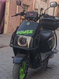 دراجة شحن • نضيفة • بطاريات نص عمر
