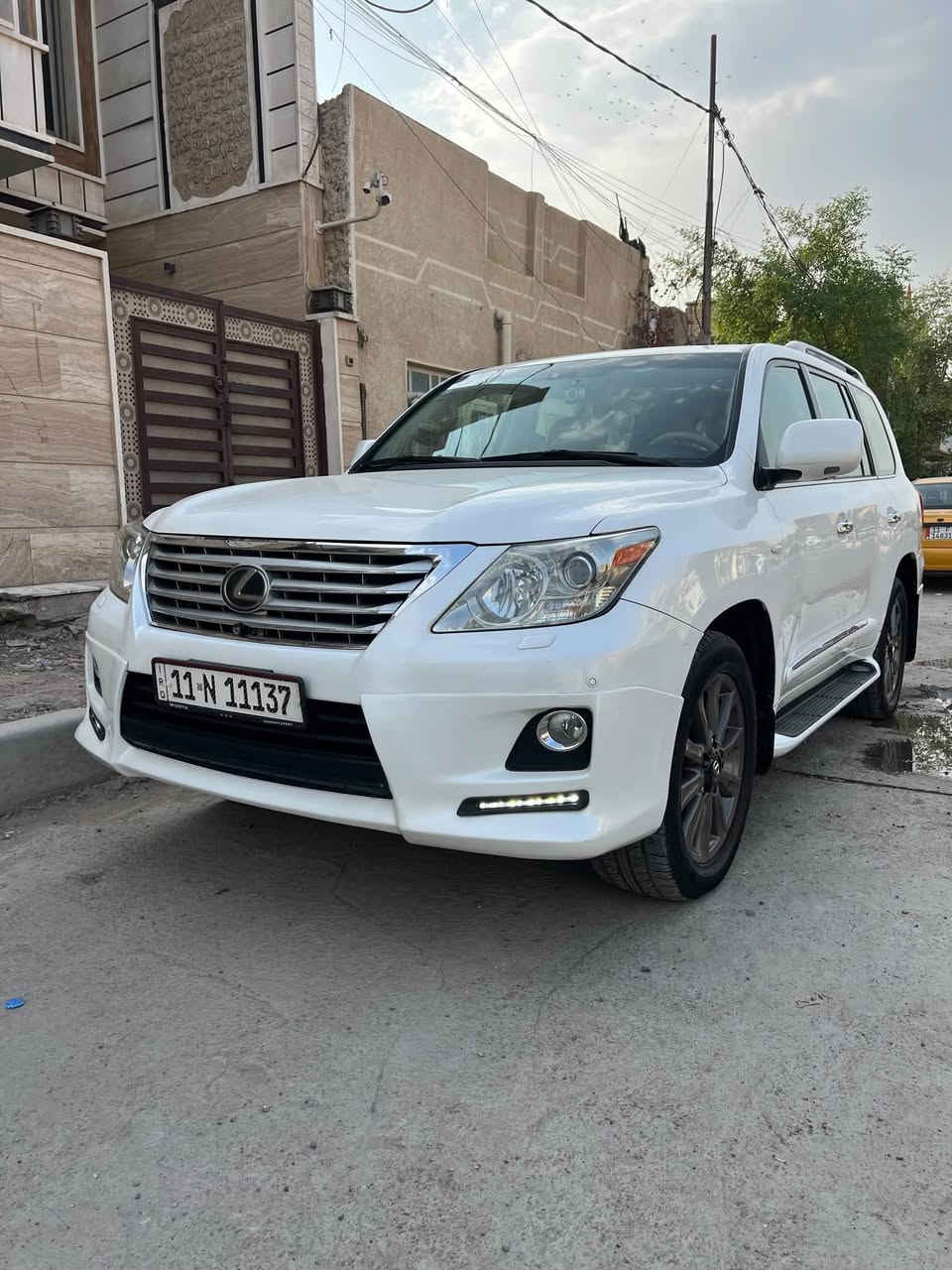 لكزس LX570 • ٢٠١١ • رقم بغداد