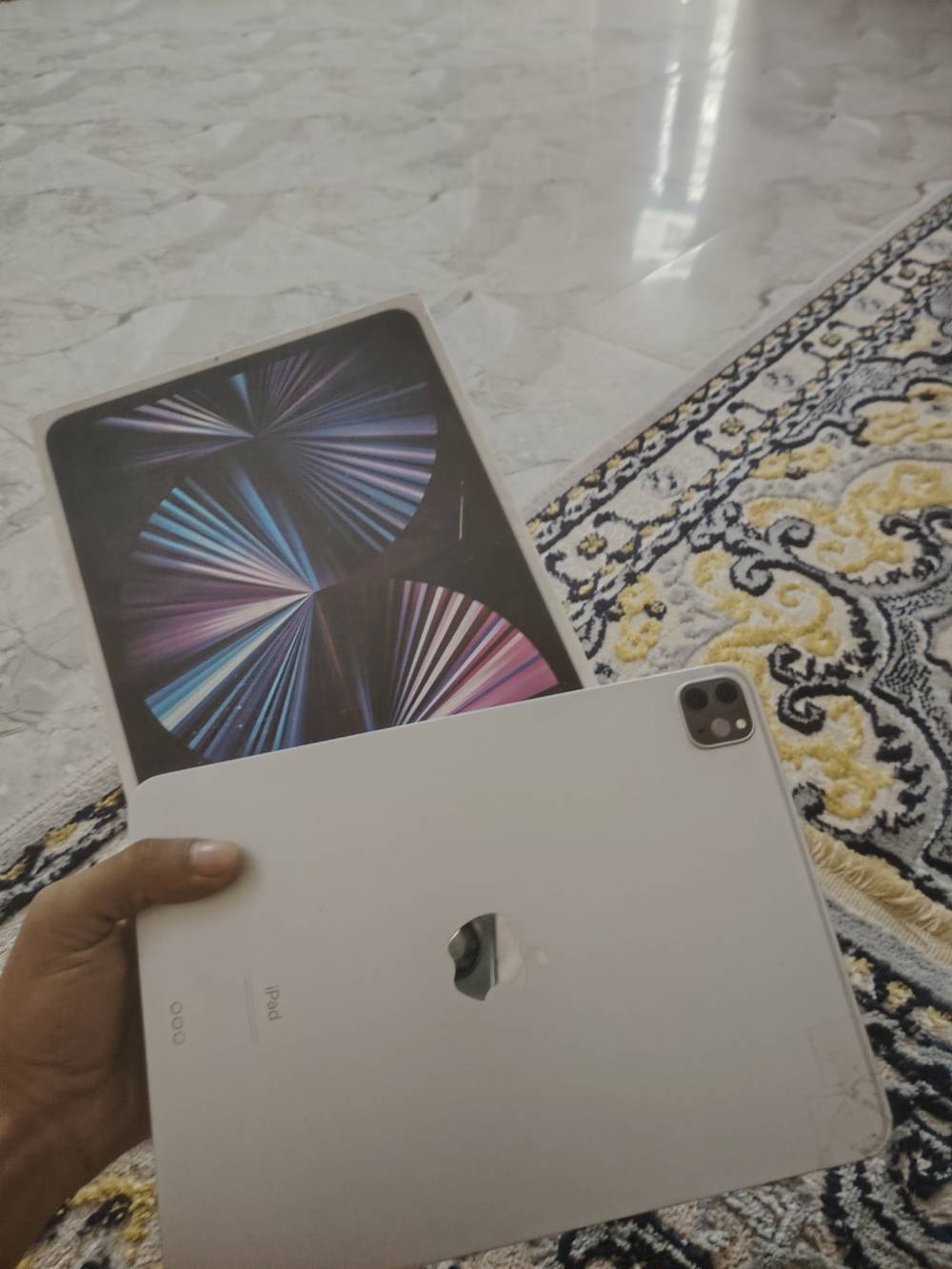 ايباد 1m • ١٢٨ • شاشة مشروخة