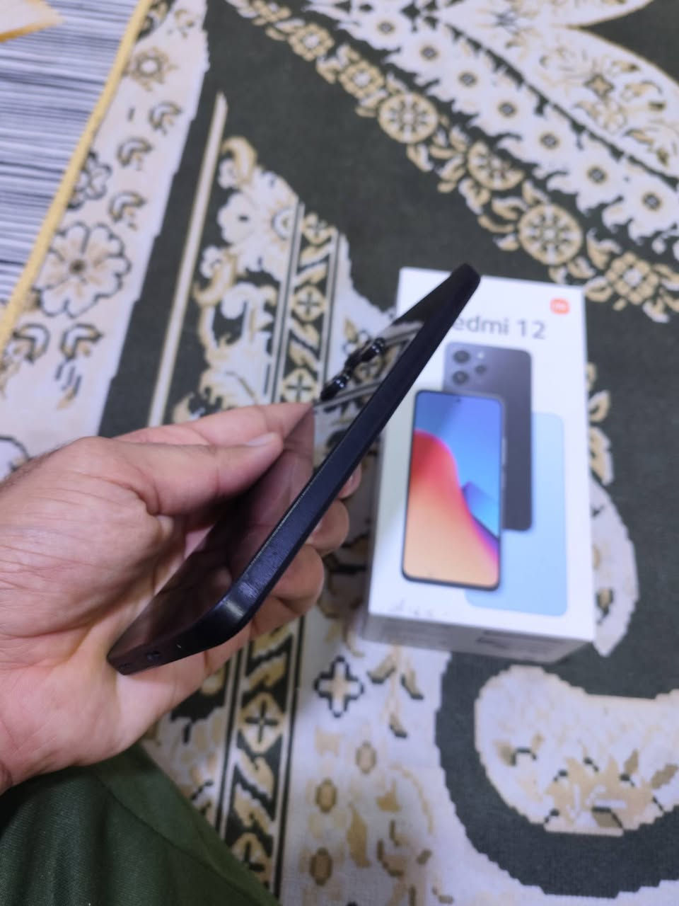سلام عليكم لبيع شاومي 12 ذاكره 256
جهاز ستخدام بيت نضيف كفاله عامه مابيدل بيه اي شي 

كارتونه موجود سعر 180وبيه مجال قليل عنوان البصره معقل ساعه شراي يتصل ***********

