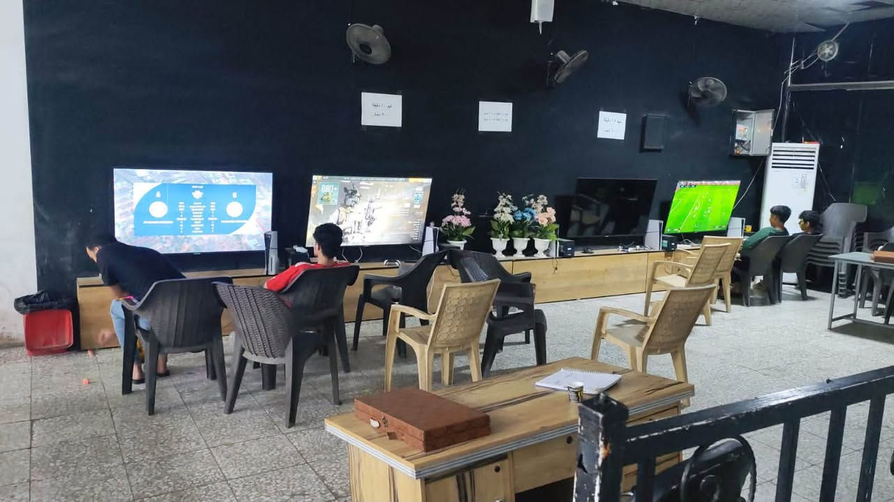 سلام عليكم كوفي للبيع مكان حي اور مساحه 200 كامل من كلشي للستفسار *********** او بيع الغراض شلع
