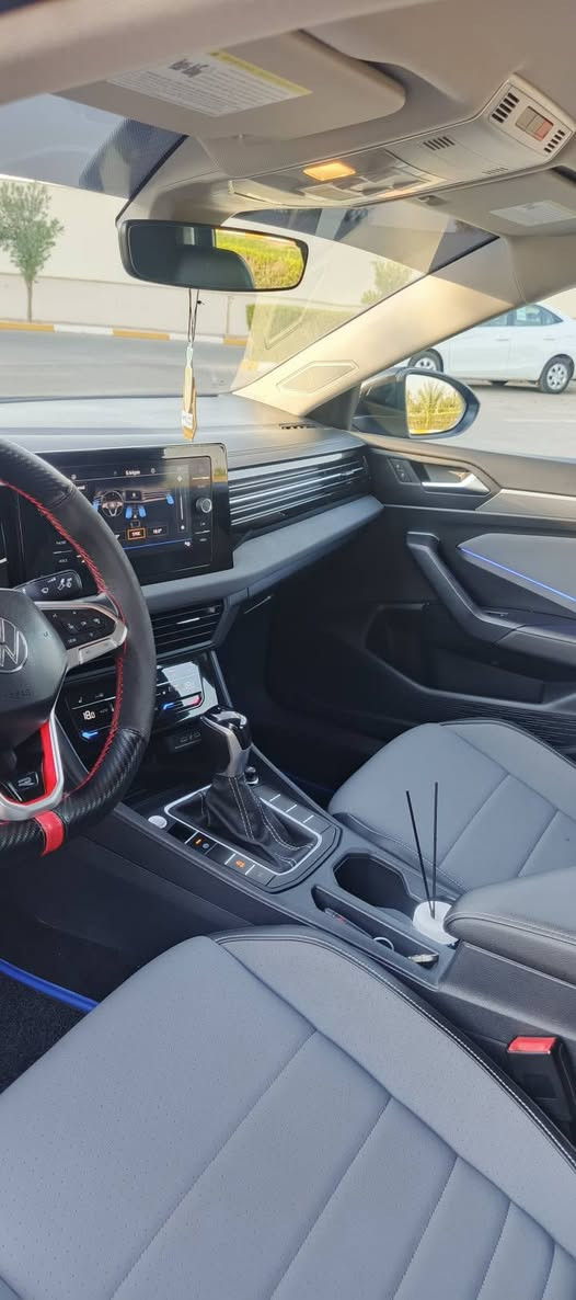 VolkswageJetta 2025 se الشكل الجديد سياره مرقم/جاهز تحويل شرط رقم اربيل
‎المحرك- 1.5L Turbo 
‎المواصفات 
‎شاشه كبير بصمه تشغيل و بصمه أبواب 
‎گيج الكتروني تشغيل عن بعد 
‎بريك بصمه 
‎رادار امامي و خلفي كشنات كهرباء وجلد لونين تدفئة كشنات تبريد لمس وجانبيه 
‎كاميرا 
CarPlay
Auto-Start/Stop
‎لايتات Led+Xzenon
حادث جاملغ وباب السابق تبديل شركة وبيها صبغ باب الصدر كد شبر من جوه الباب ايرباكات راجع شركه 
مكان اربيل السعر 168  للاتصال واتساب ***********
*********** أربيل, العراق
