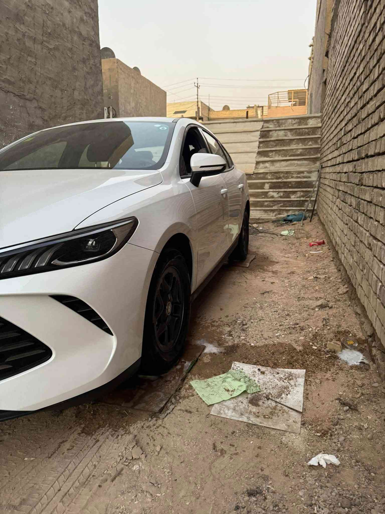 سلام عليكم للبيع BYD كن بلاص  موديل 2025 ماشية 7 ألف كفاله عامه عنوان السيارة بغداد السعر 21 مليون 
الهاتف ***********
