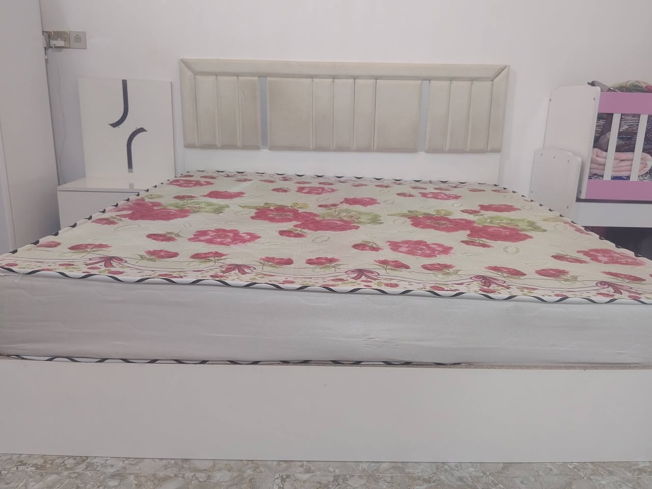 سلام عليكم غرفه لبيع نضيفه احلاه من صوره استعمال قليل قيمه وخذه بس الله عليكم لحد يكسر بسعره مكانه كربلاء الامن الداخلي *********** تصل وبيك خير ودالل اضافة للدوشك  هم بيعه
