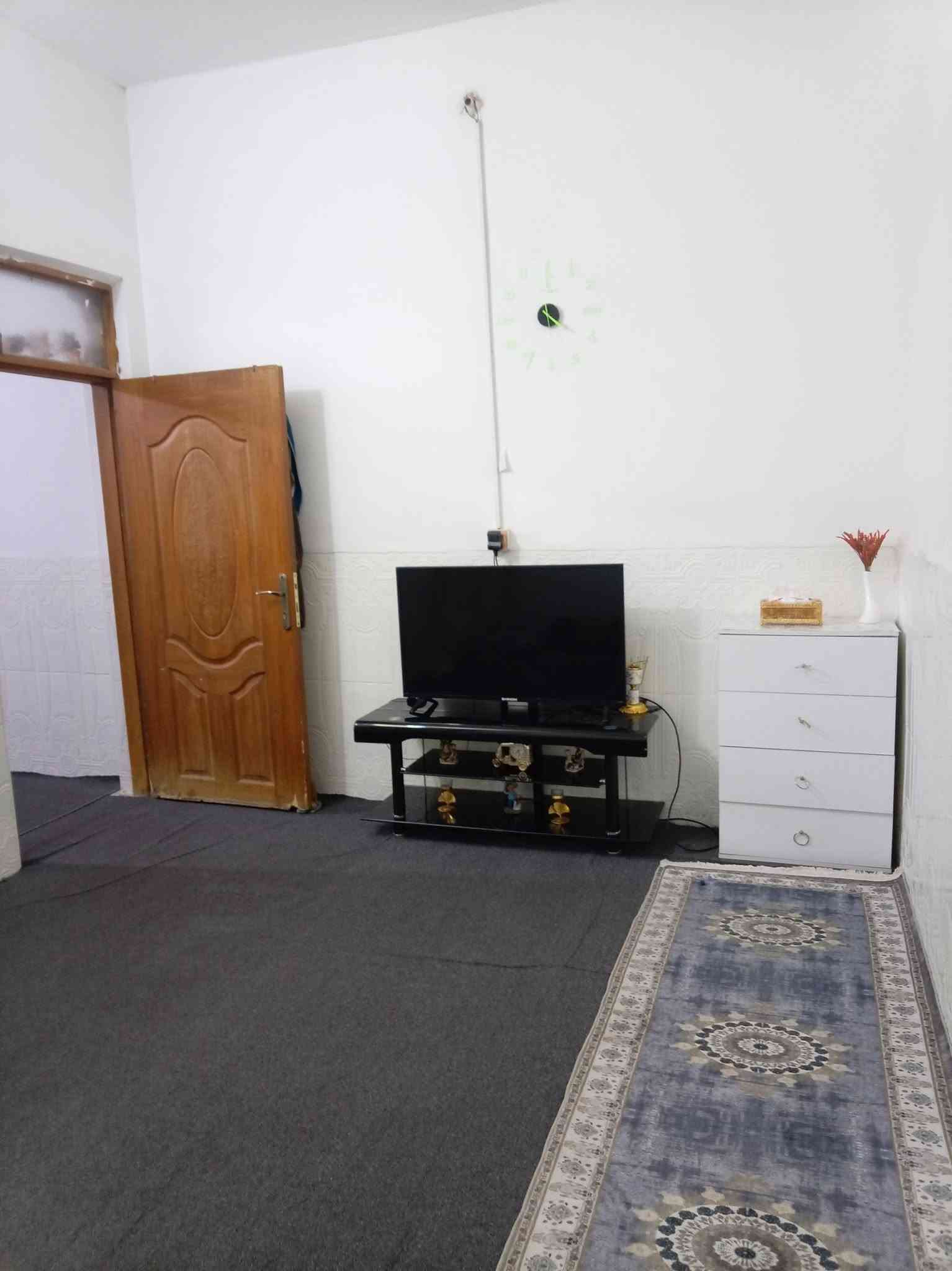 بلوفة شارع عشرين • ٥٠م • طابق ونص