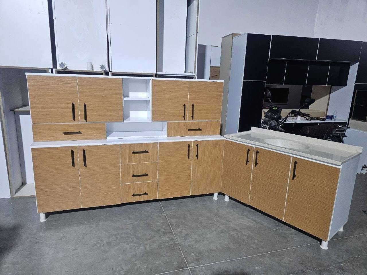 كاونترات • متوفر • واتساب
