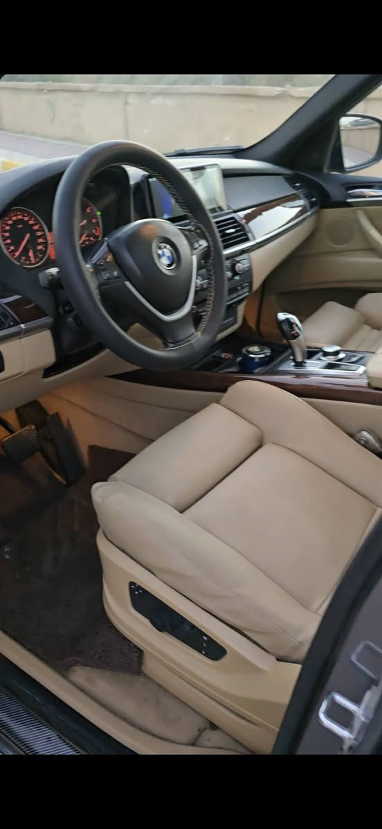 السلام عليكم X5.  2009  خليجي كفالة ماعده دعاميات صبغ لسياره فول مواصفات *********** سعر 150$ وبيه مجالي لشراي
